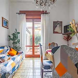 https://viareggio-roomy-house-with-private-courtyard.it-tuscanyhotel.com